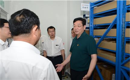 河南航投黨委書記、董事長張明超 深入中原龍浩開展“不忘初心、牢記使命”主題教育調研